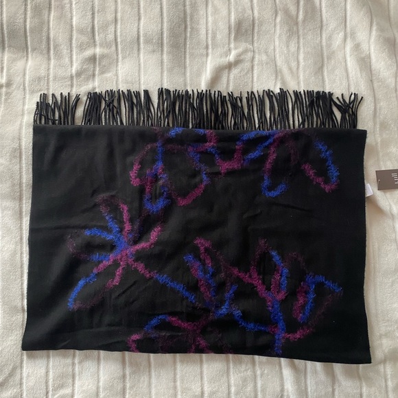 . J. Jill Cashmere Scarf - Picture 2 of 3